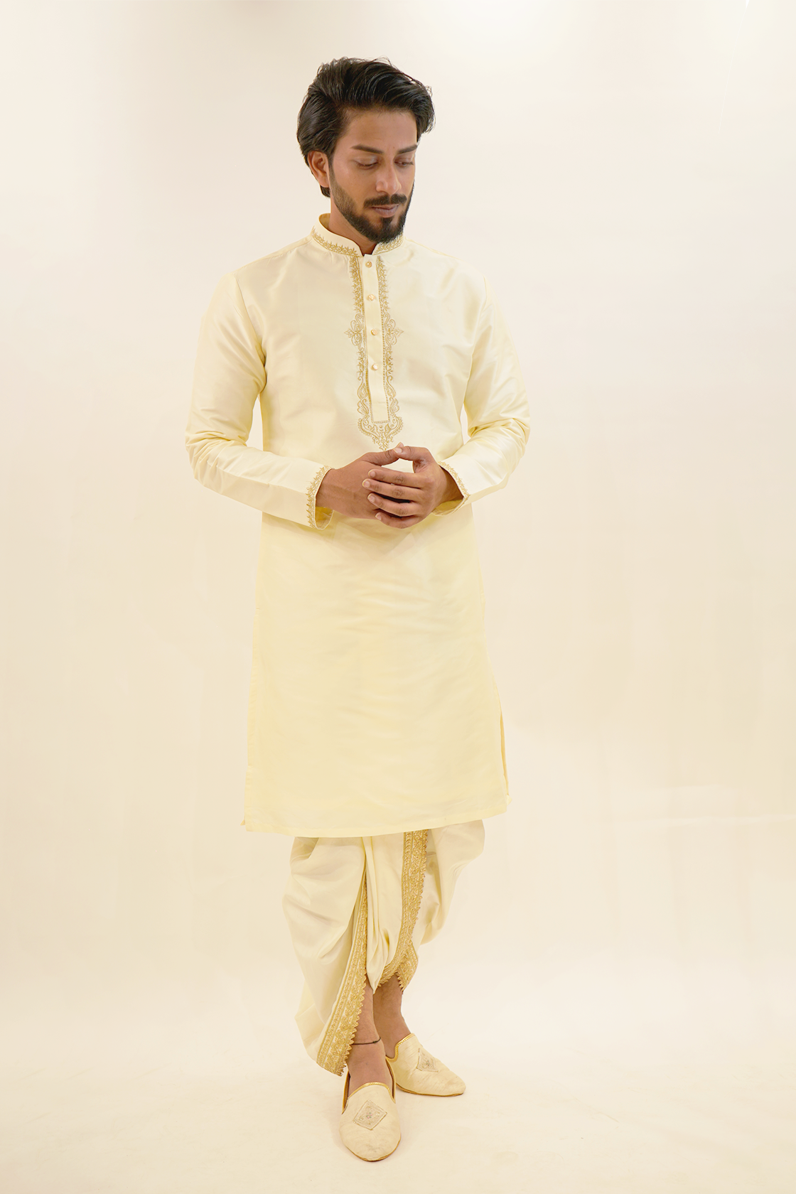 Off White Semi Pattu set With Zari Work