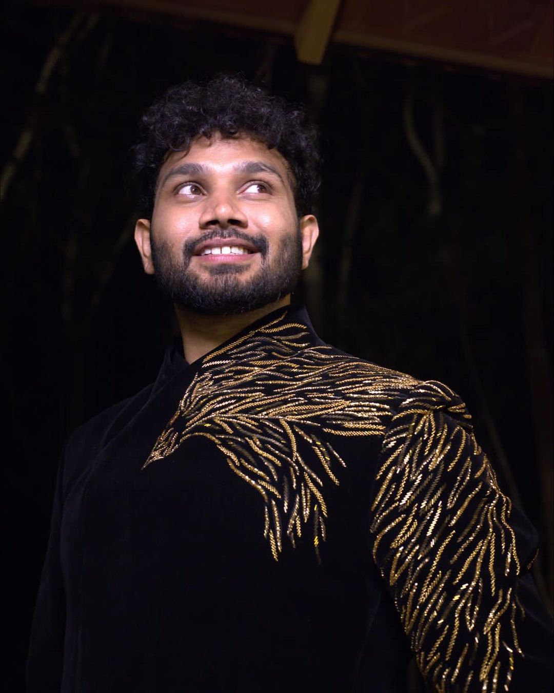 Black Velvet Eagle Embroidered Jodhpuri