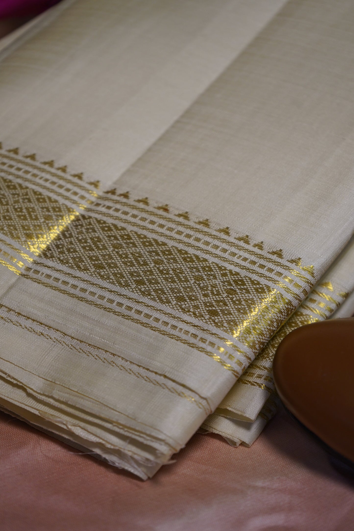 Men’s Pomna Pattu Pancha Ivory