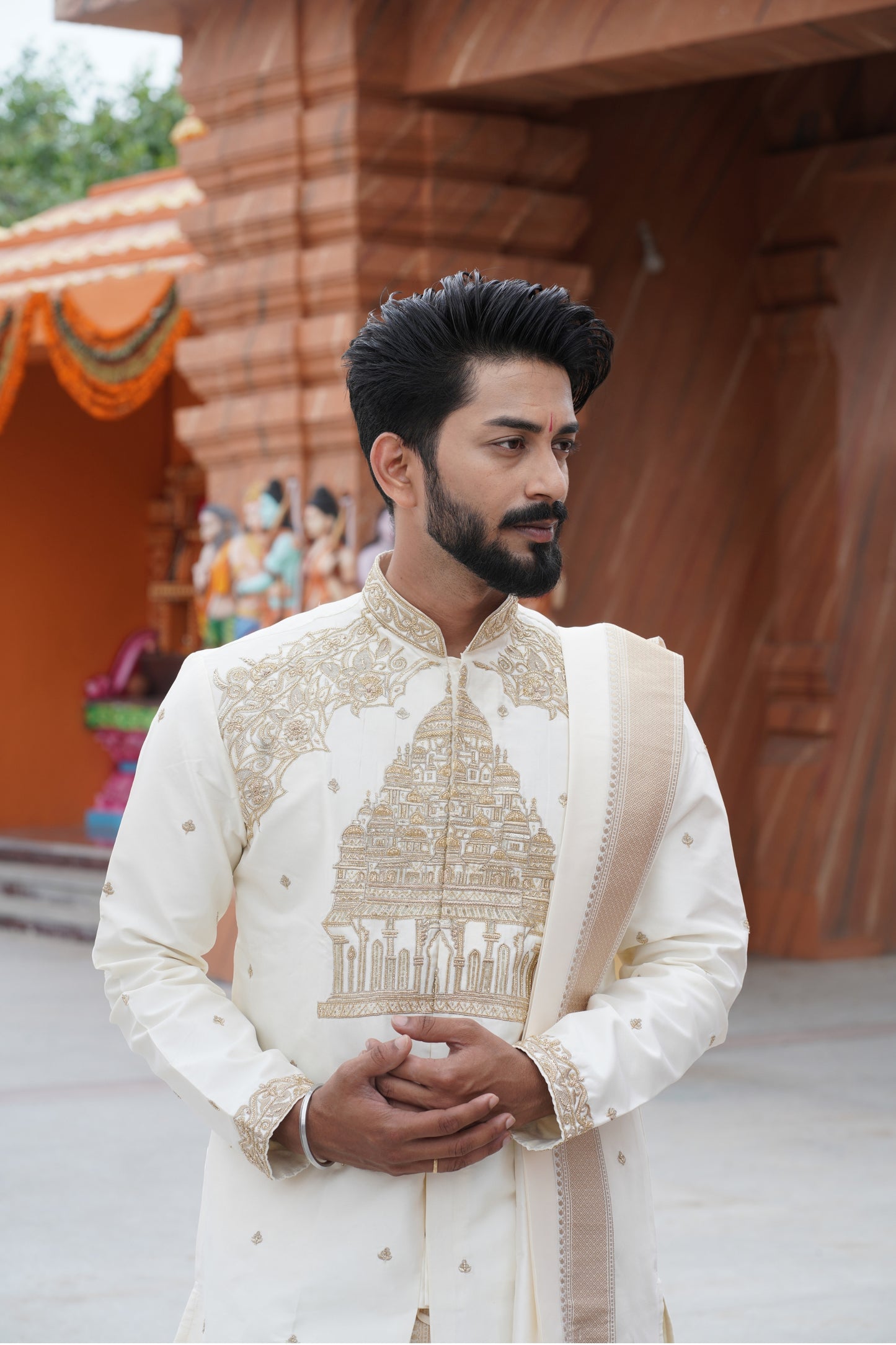 Ayodhya Mandir Elegance – Pattu Pancha Set