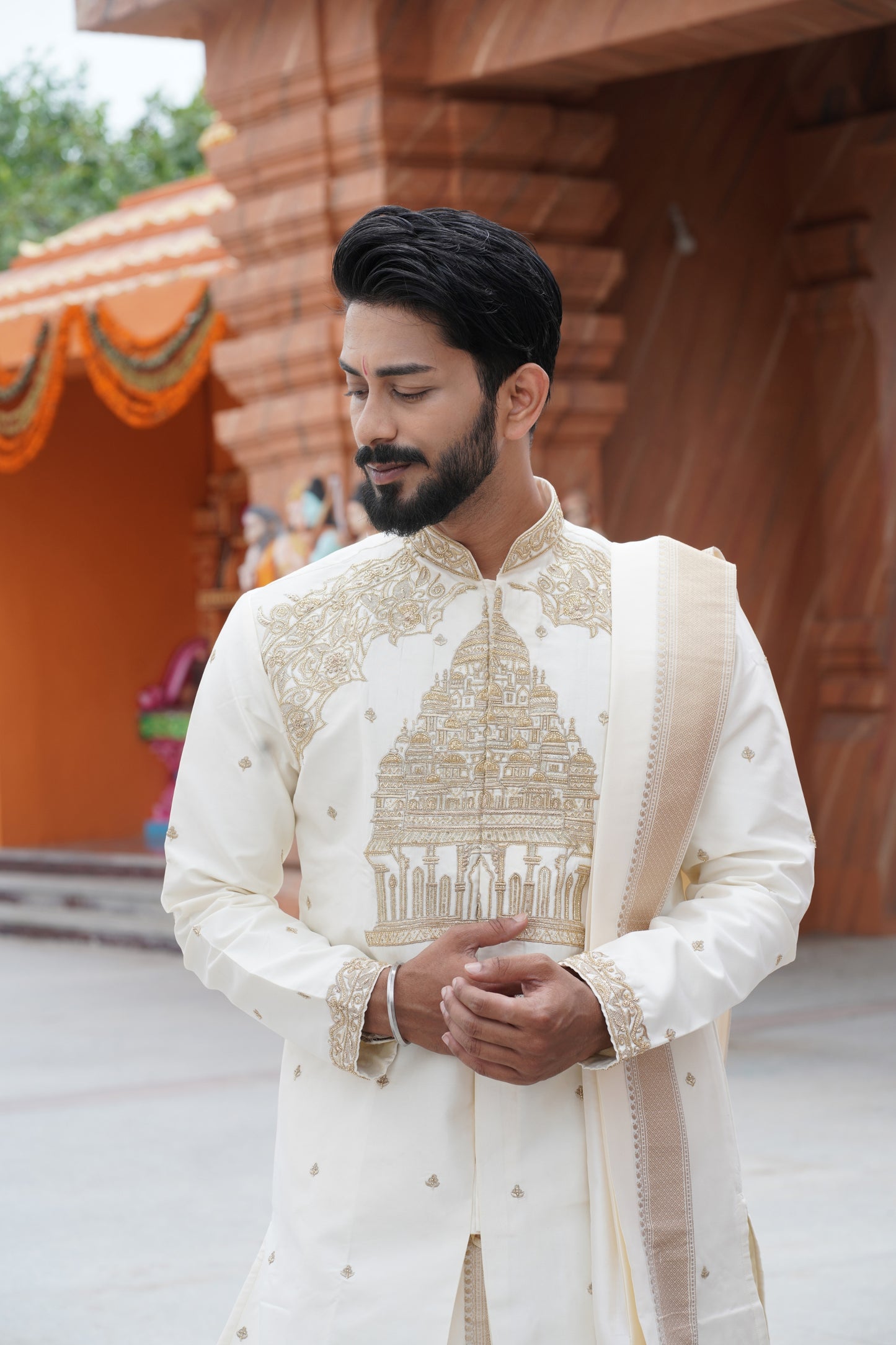 Ayodhya Mandir Elegance – Pattu Pancha Set
