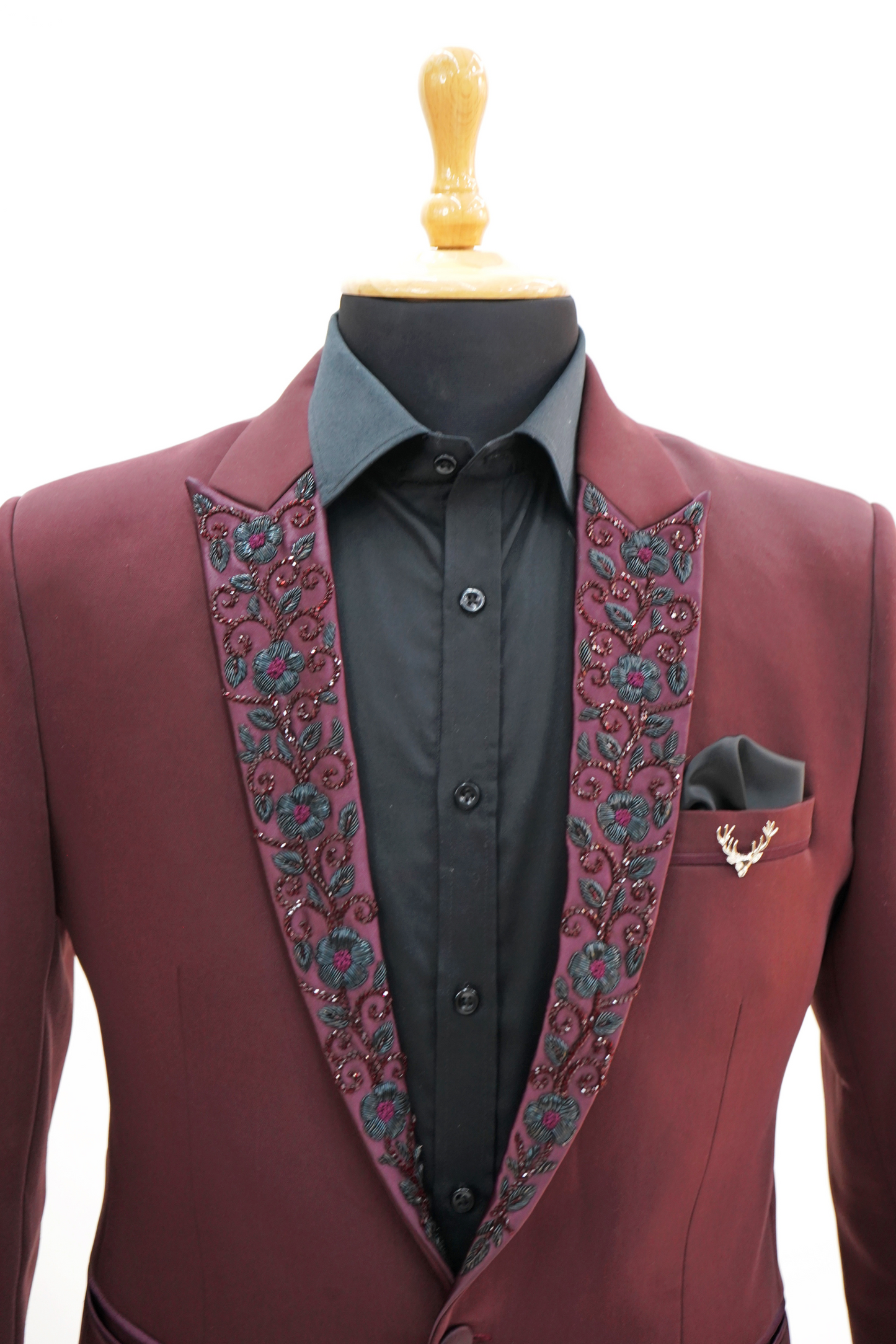 Wine Peak lapel Embroidered Wool Crepe 2-Piece Tuxedo