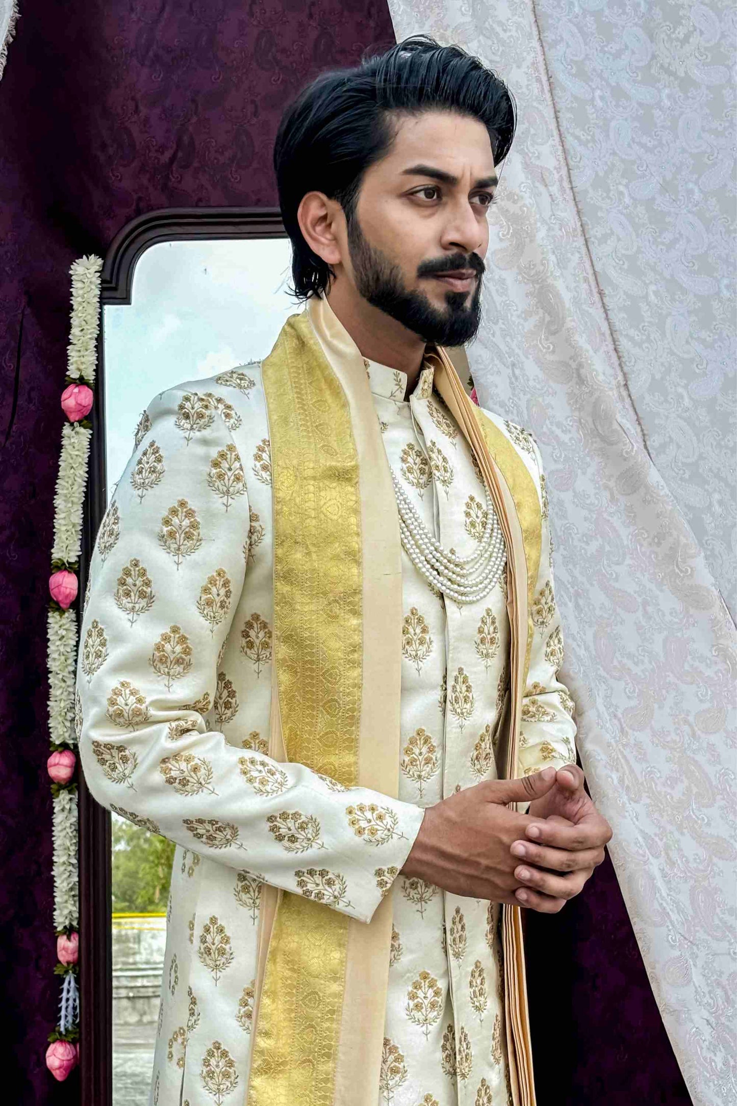 Highlighted Boota sherwani