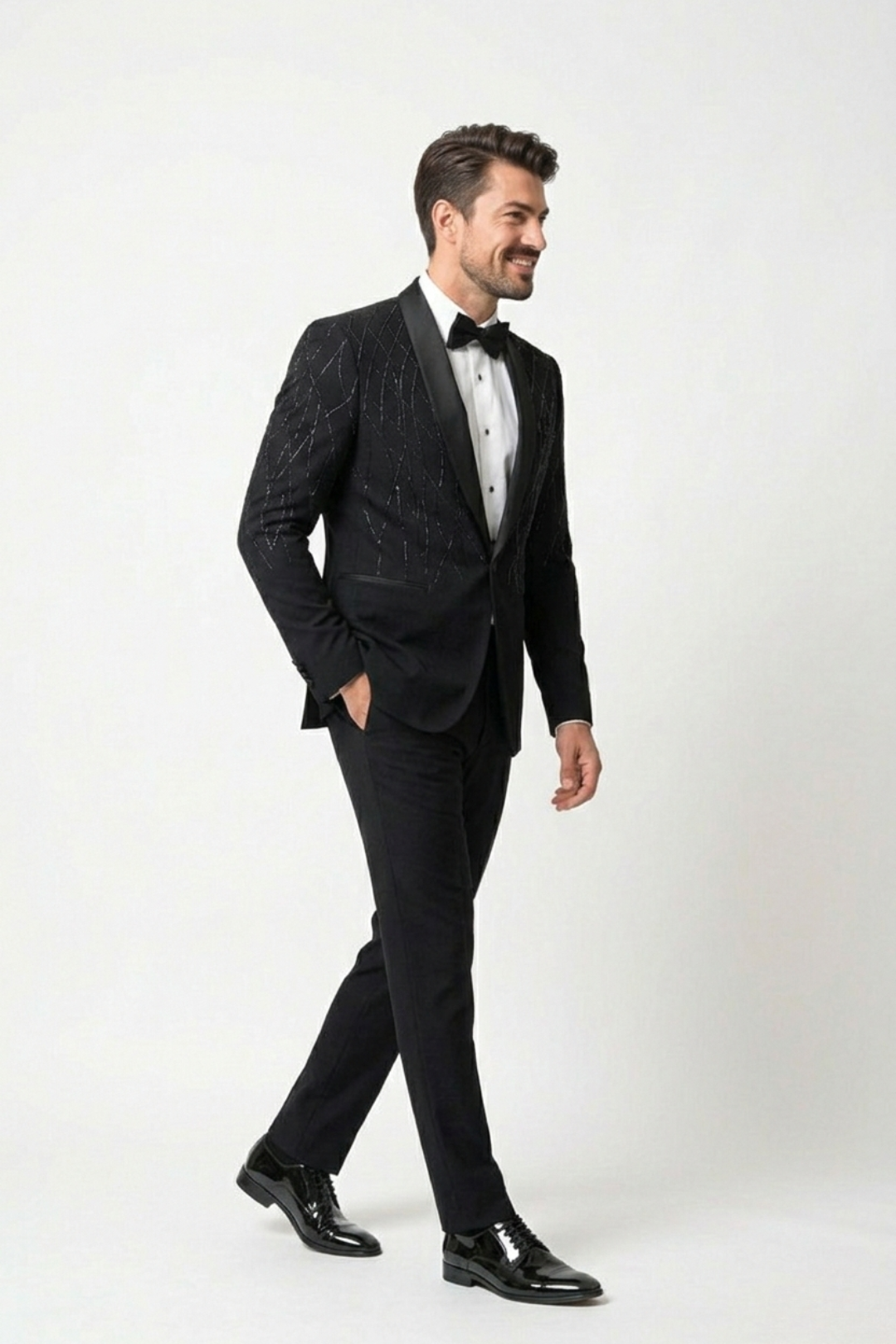 Woolcrepe 2-piece Tuxedo with embroidery on the shoulders