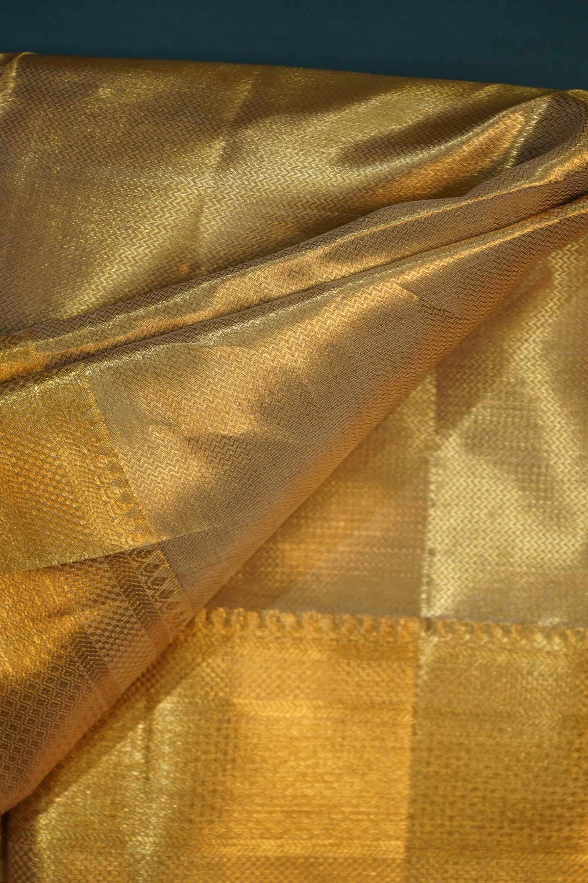Men’s Kanchi Pattu Pancha zigzag textured in Dark Gold Set