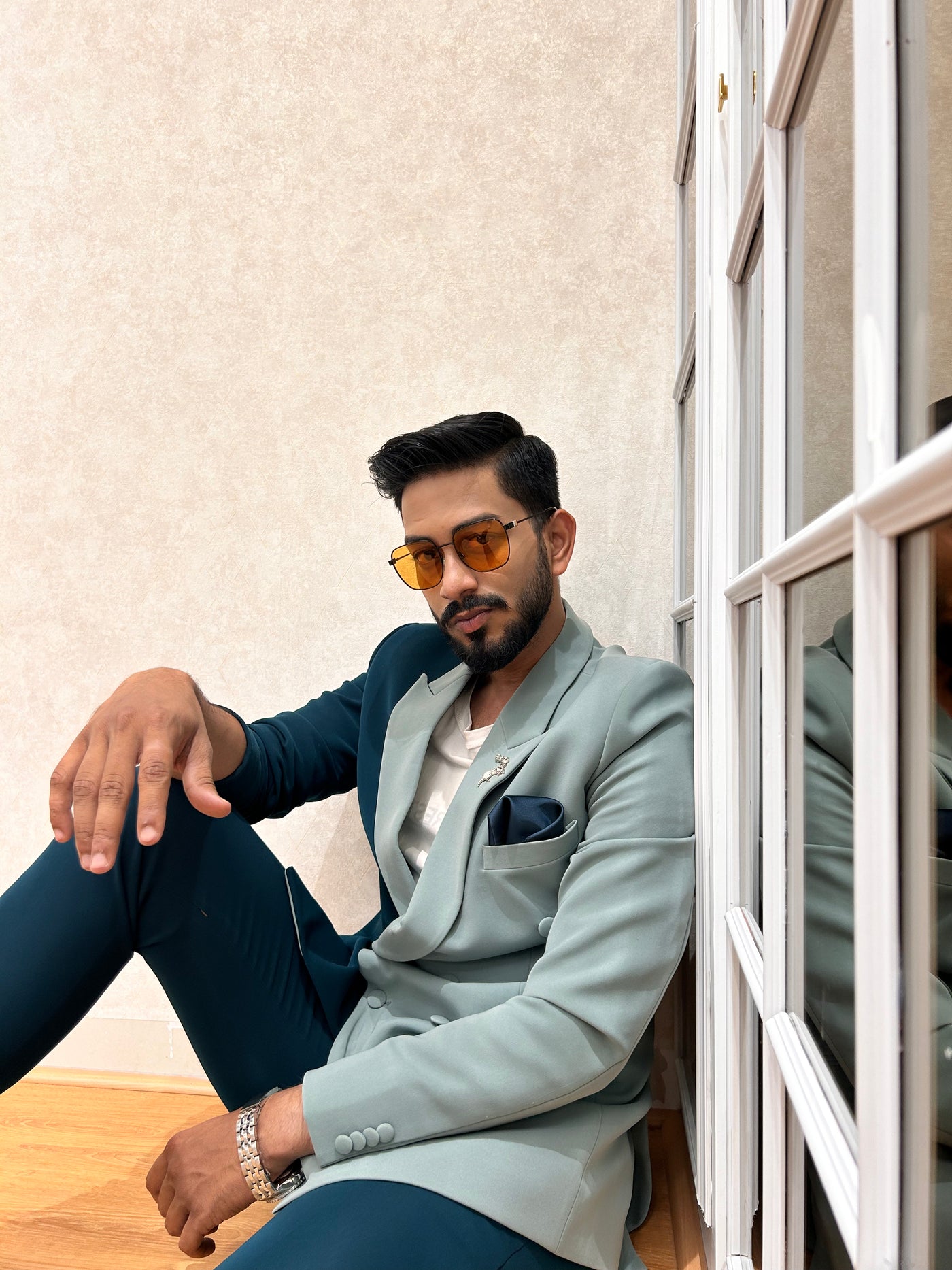 Dual tone patterned double breasted suit