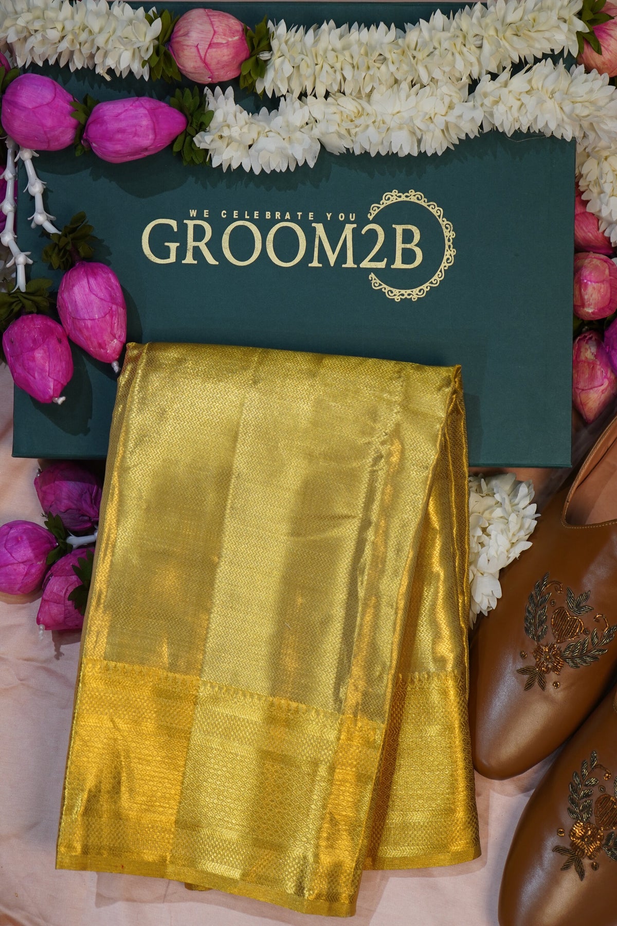 Men’s Kanchi Pattu Pancha zigzag textured in Dark Gold Set