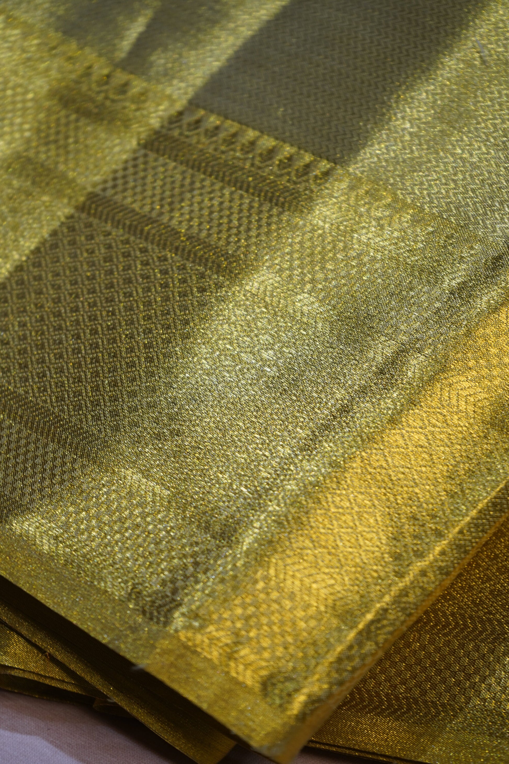 Men’s Kanchi Pattu Pancha zigzag textured in Dark Gold Set