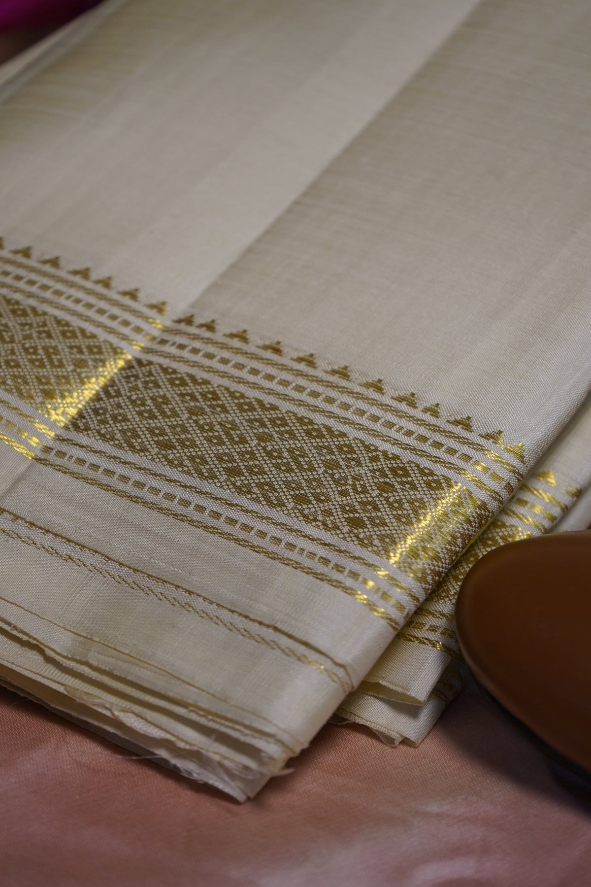 Men’s Pomna Pattu Pancha Ivory