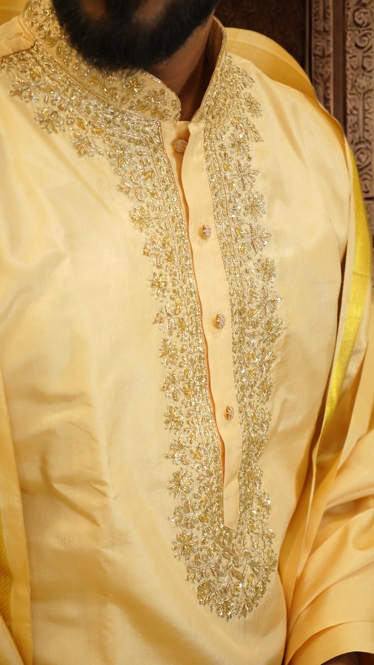 Regal Ivory – Zardozi Pattu Pancha