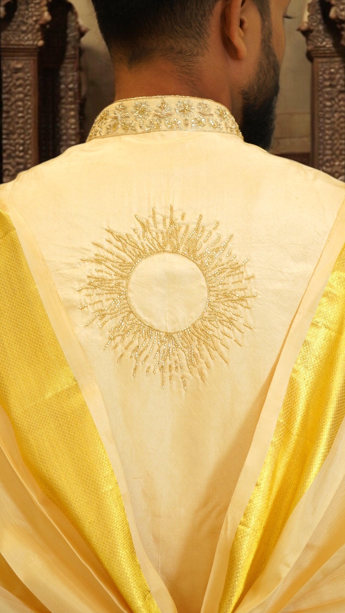 Regal Ivory – Zardozi Pattu Pancha